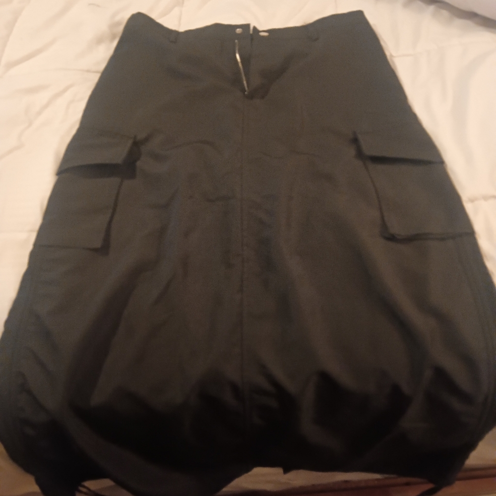 Chic Black Cargo Skirt